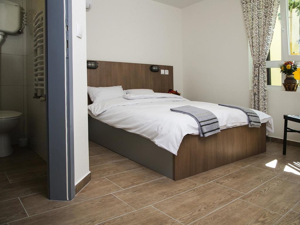 Varad Inn Novi Sad Oda fotoğraf