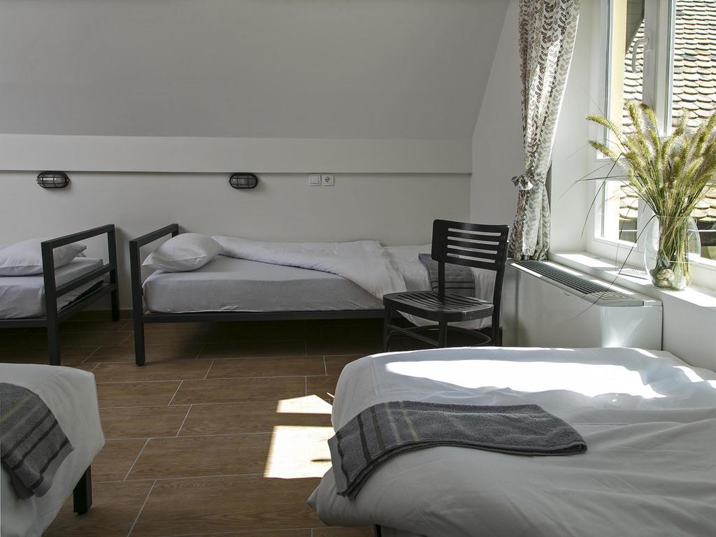 Varad Inn Novi Sad Oda fotoğraf