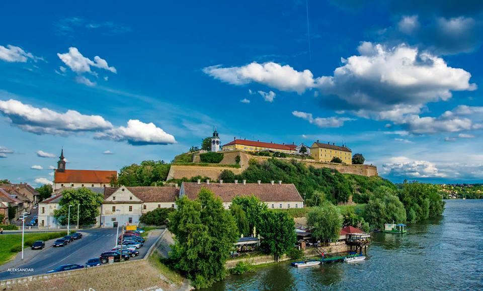 Varad Inn Novi Sad Dış mekan fotoğraf